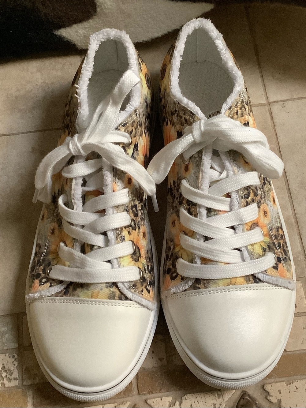 Women's Floral Leopard Low-Top Sneakers - White Trim